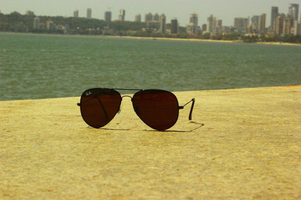 sunglasses-390872_1280