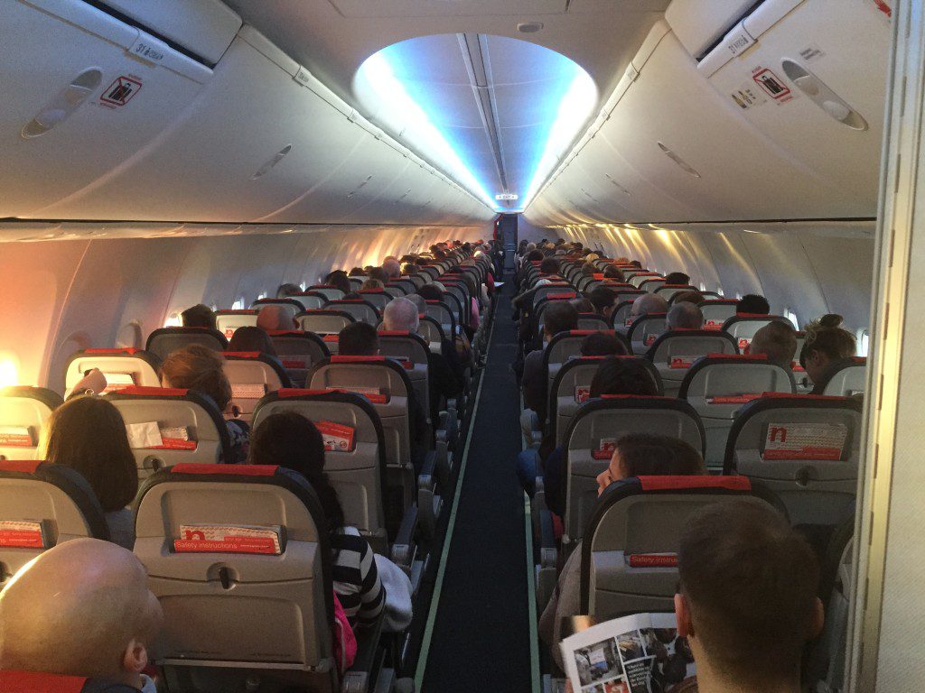 Norwegian_Boeing_737-800_cabin_Sky_Interior