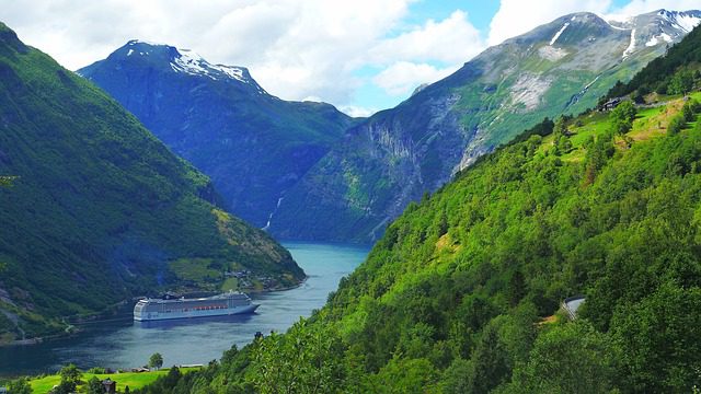 Edasi-tagasi Tallinnast Norrasse al 102 €