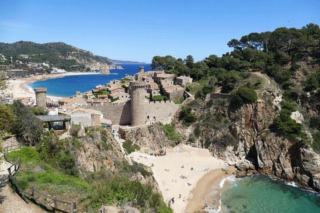 Edasi-tagasi Tallinnast Costa Bravasse al 98 €