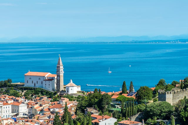 Edasi-tagasi Tallinnast Triestesse al 125 €