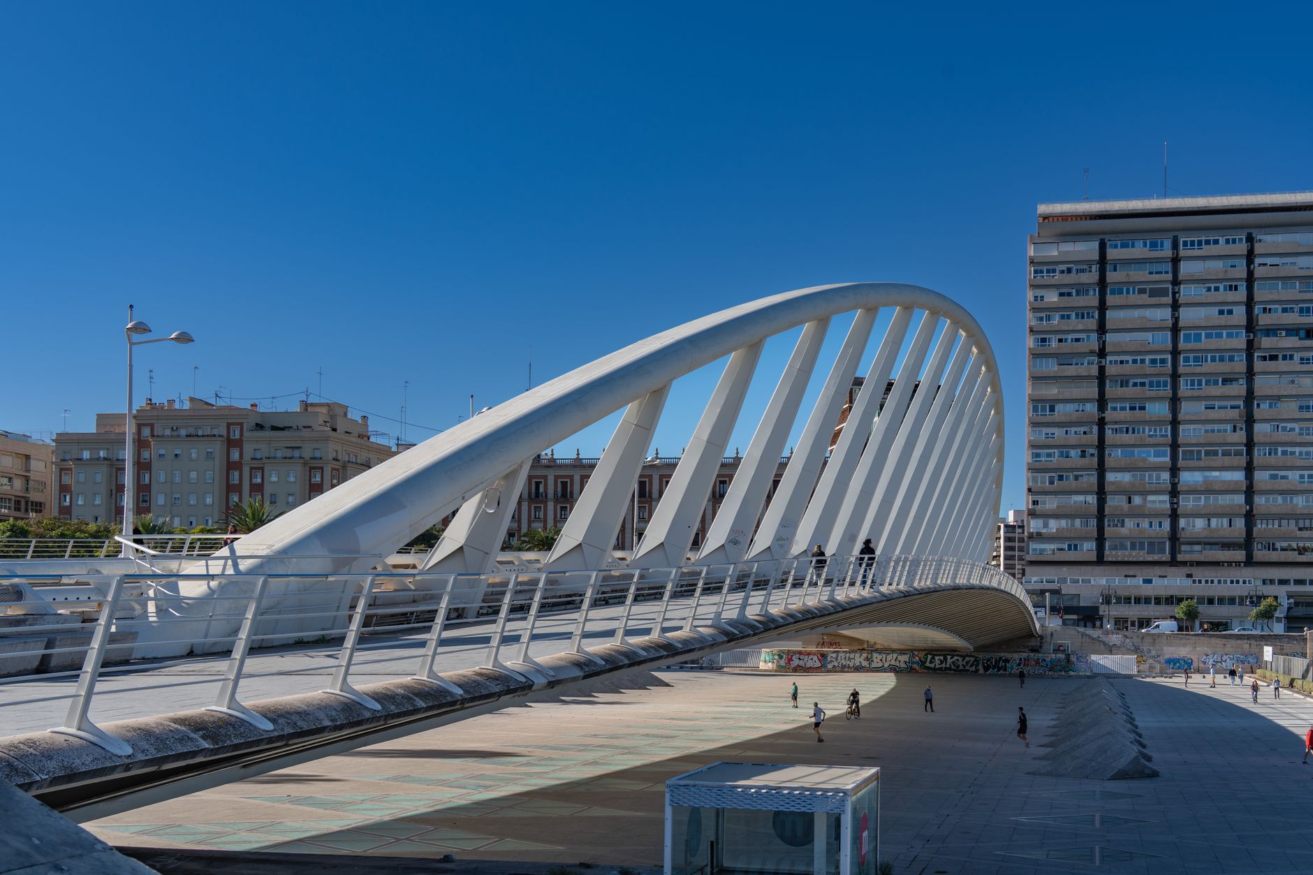 Edasi-tagasi Helsingist Valenciasse al 163 €