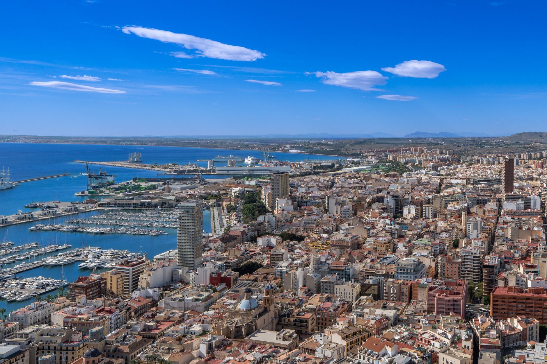 Edasi-tagasi Riiast Alicantesse al 113 €